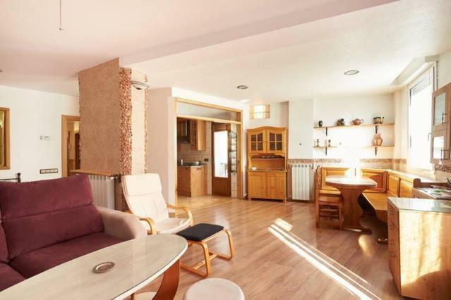 Trampantojo Apartamento En El Corazon De بنبلونة المظهر الخارجي الصورة