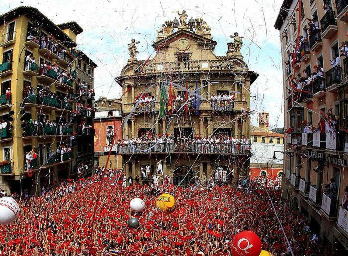 Trampantojo Apartamento En El Corazon De بنبلونة المظهر الخارجي الصورة